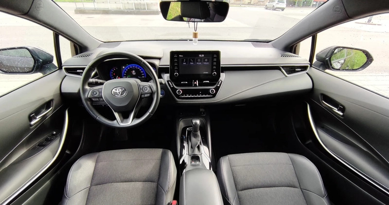 Toyota Corolla cena 95900 przebieg: 66800, rok produkcji 2021 z Biała małe 352